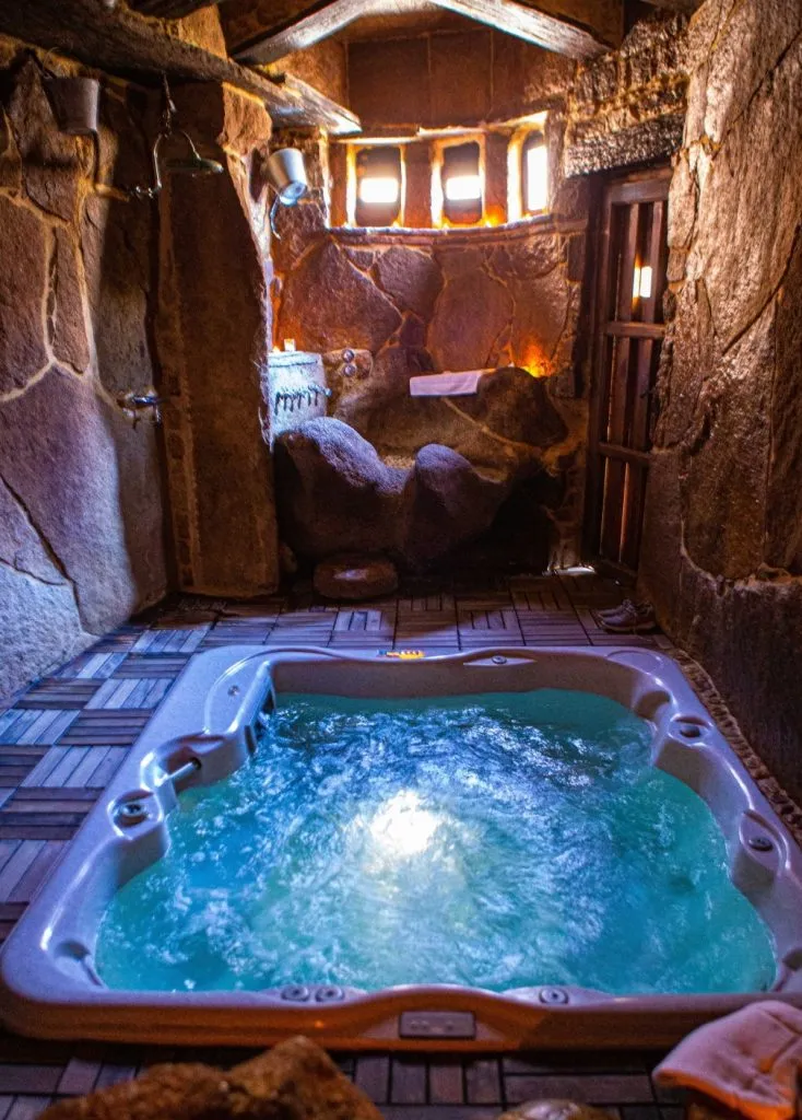 Cueva termal con jacuzzi de Orgullo Rural